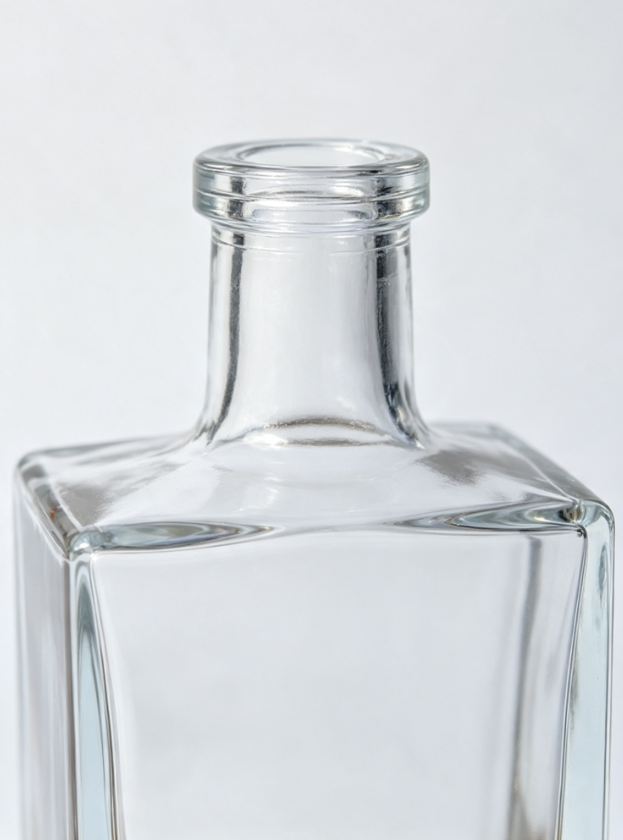 700ml square glass whiskey bottle clear empty spirit bottle